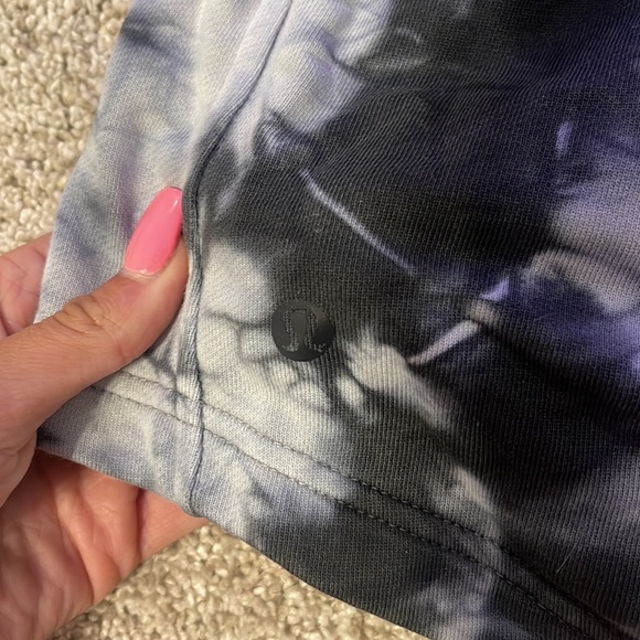 Lululemon inner glow shorts - Picture 3 of 4